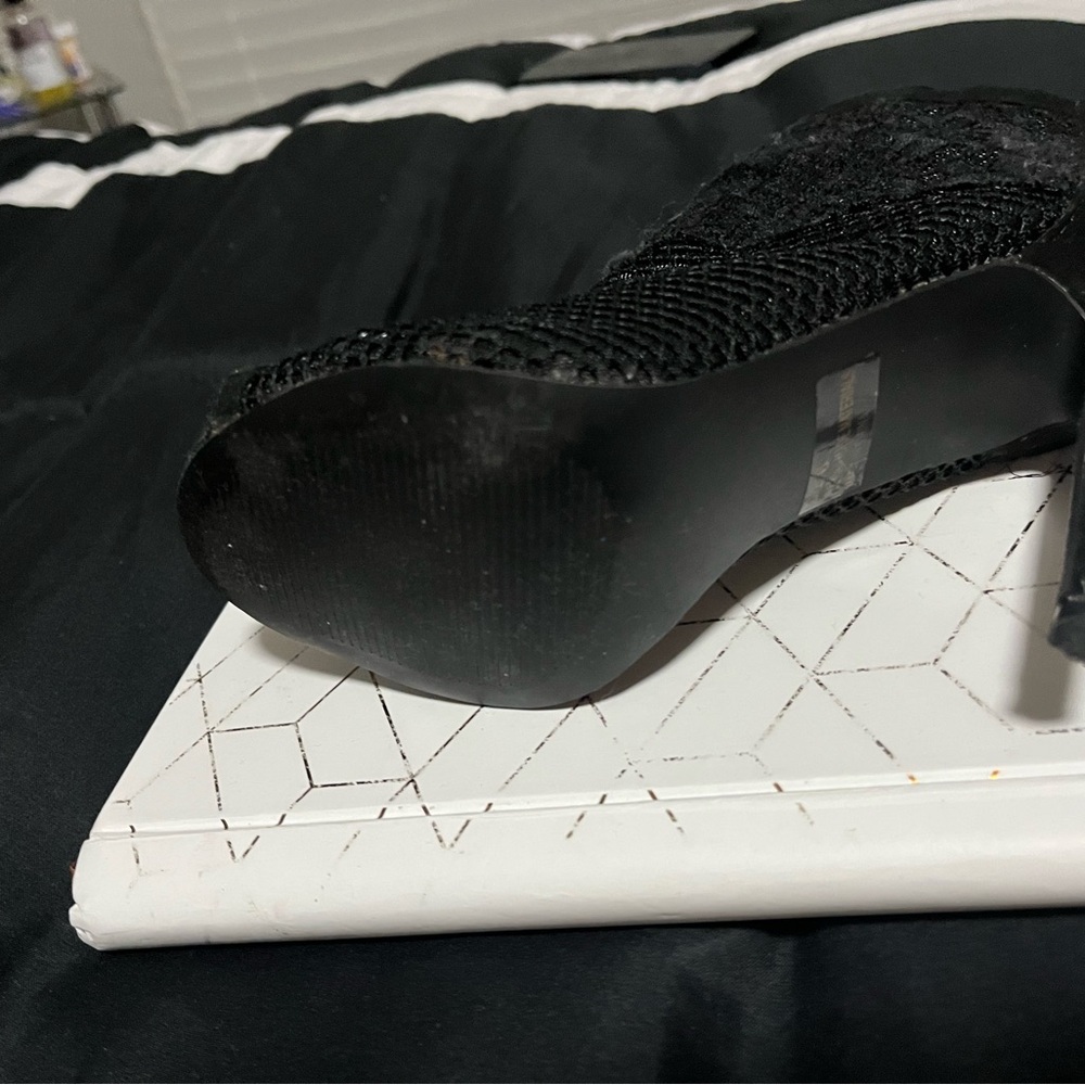 Heels - Picture 2 of 3